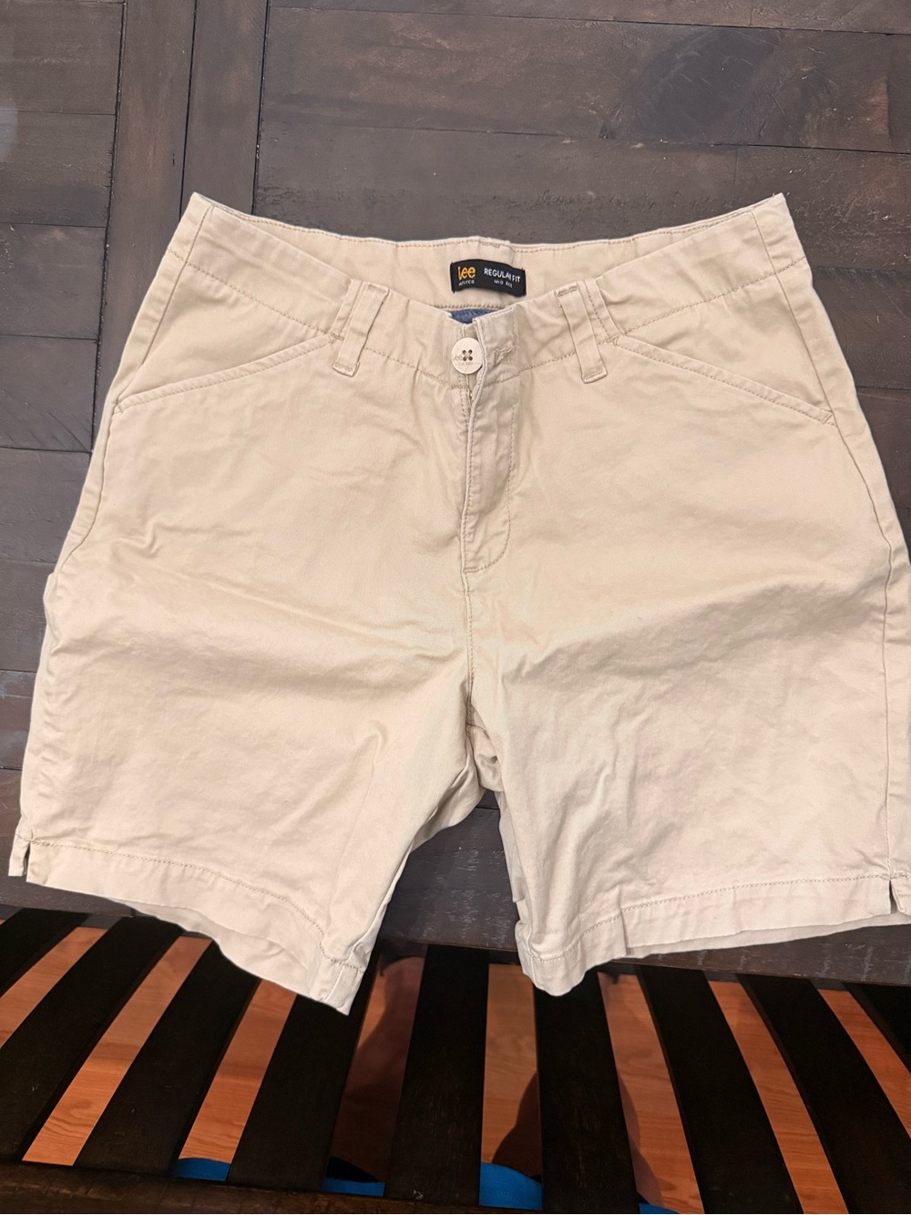 Lee womens Khaki Flat Front Shorts 10p